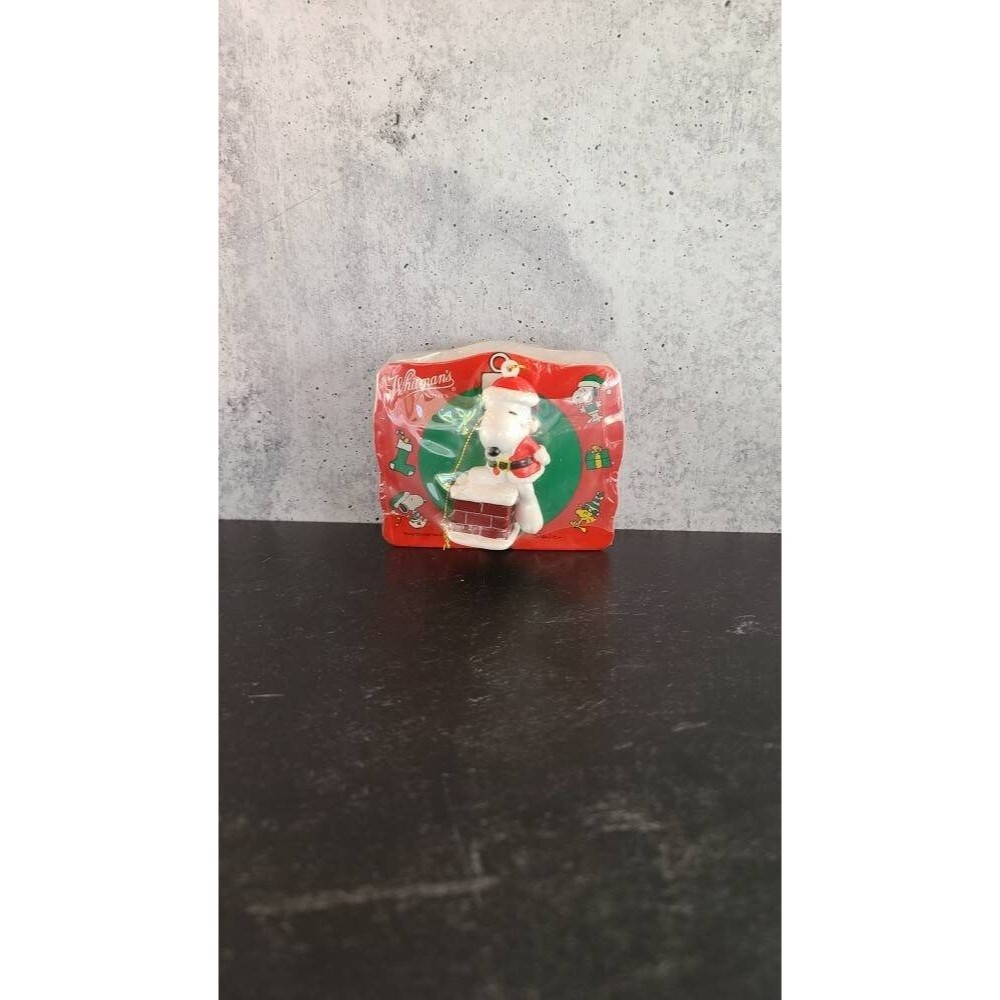 Whitmans Christmas Candies with Peanuts Santa Snoopy Ornament